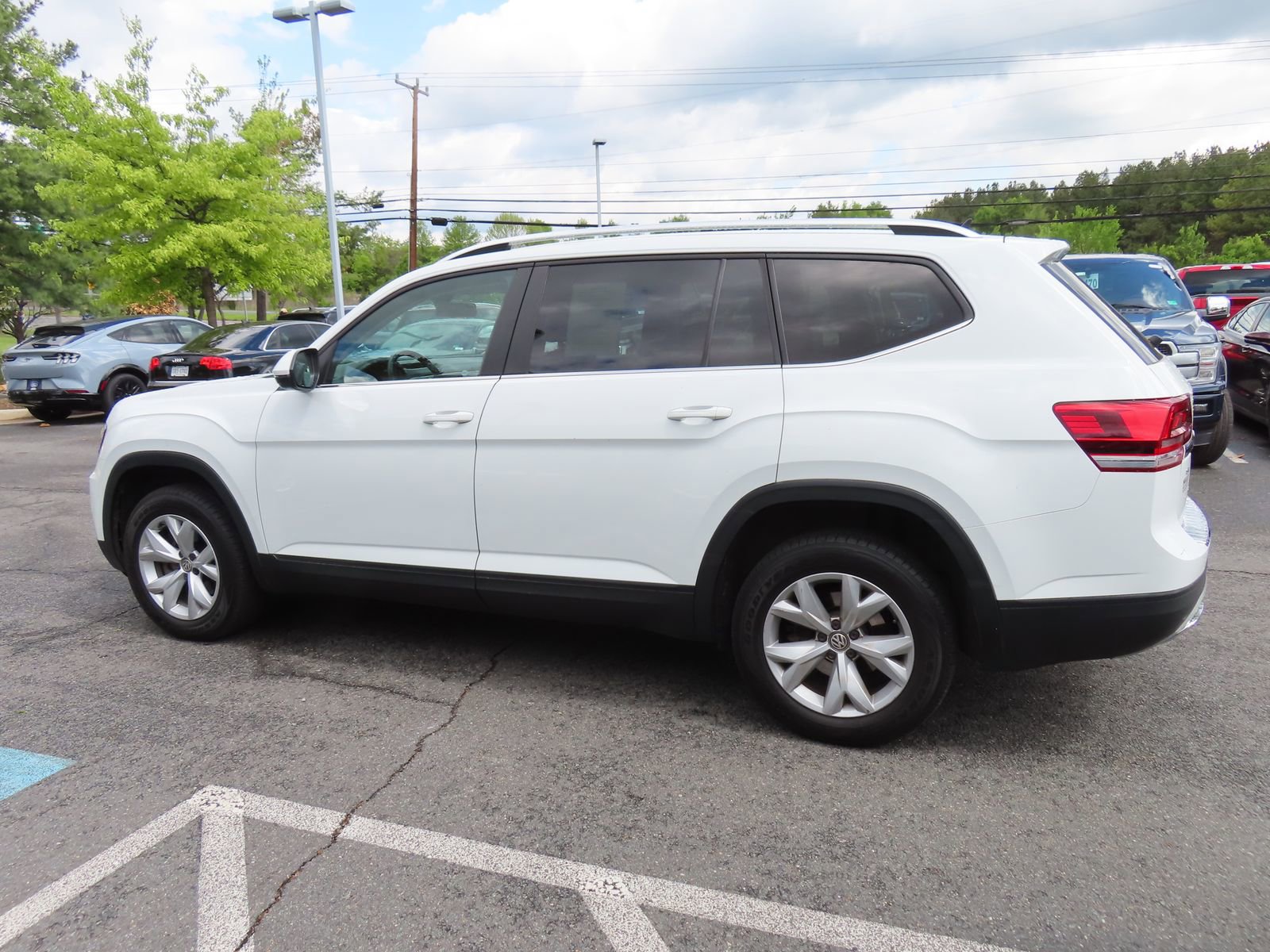 Used 2019 Volkswagen Atlas SE w/ Towing Package AWD/4WD image 6