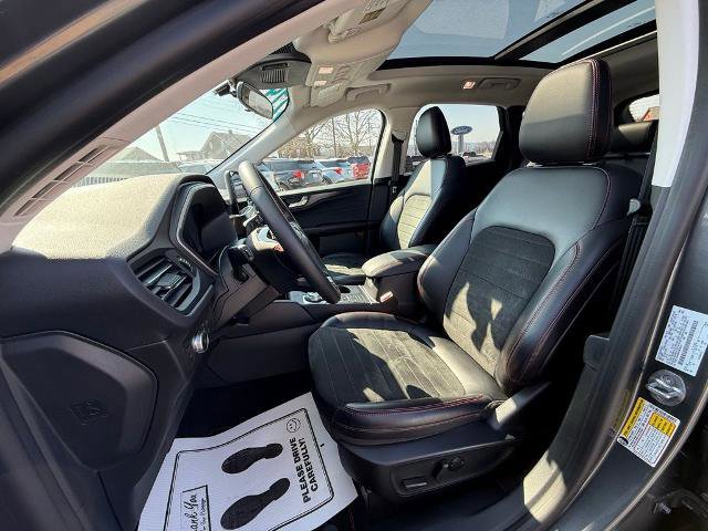 Certified 2022 Ford Escape SEL w/ SEL Stealth AWD Package image 14
