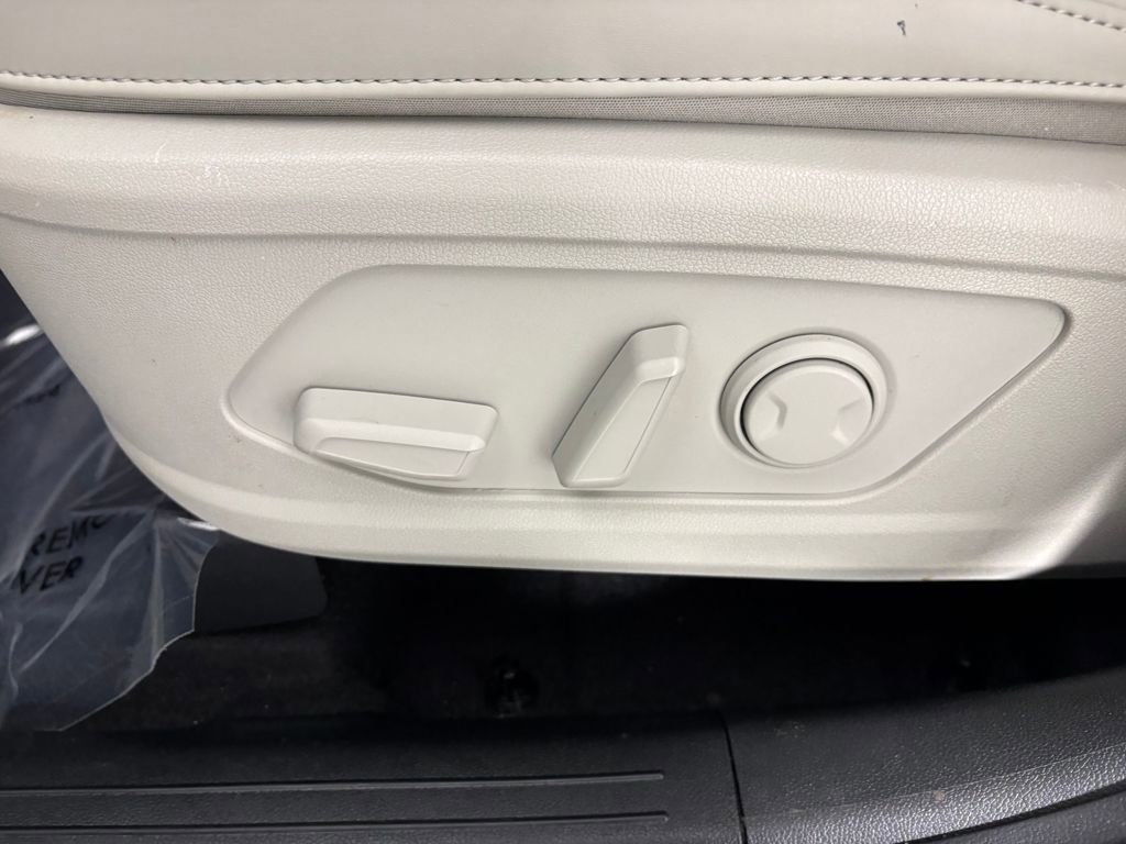 Used 2025 Kia Sorento EX image 16