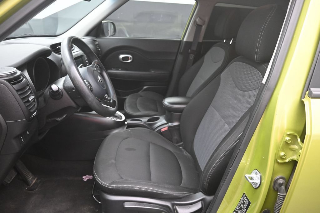 Used 2018 Kia Soul + FWD image 18