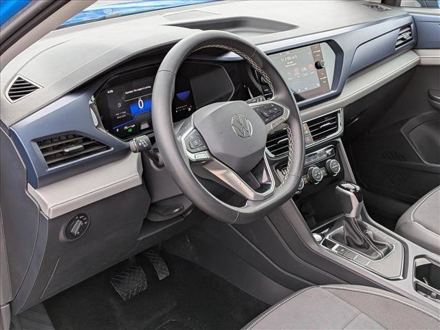 Used 2024 Volkswagen Taos SE w/ Panoramic Sunroof Package FWD image 10
