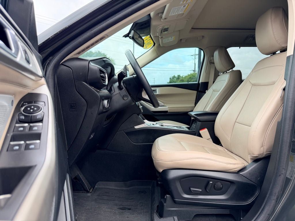 Certified 2023 Ford Explorer Limited w/ Limited Technology Package RWD image 23