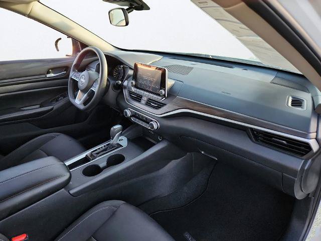 Used 2025 Nissan Altima 2.5 SV FWD image 19