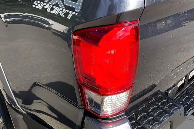 Used 2017 Toyota Tacoma TRD Sport w/ Premium & Technology Package AWD/4WD image 28