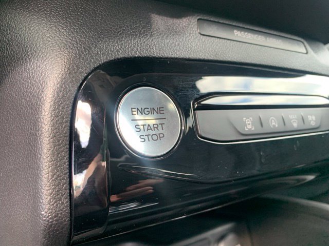 Certified 2025 Ford Escape Platinum AWD/4WD image 23