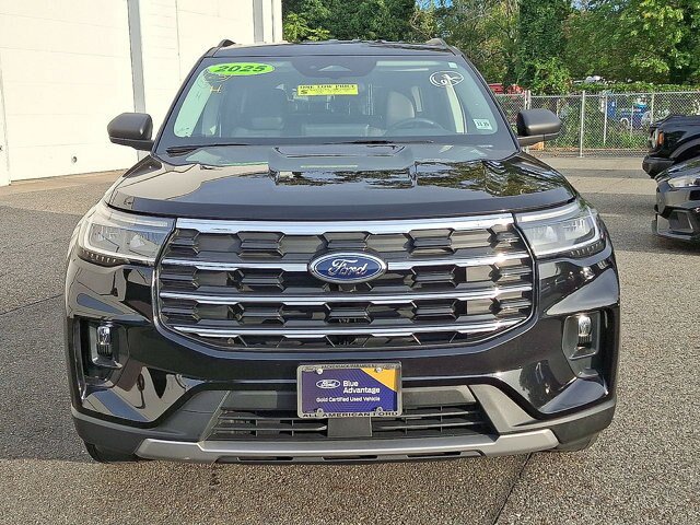 Certified 2025 Ford Explorer Active w/ Active Comfort Package AWD/4WD image 29
