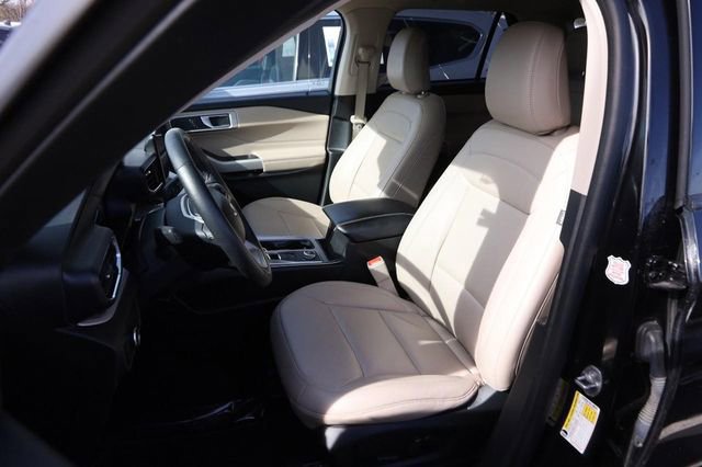 Certified 2024 Ford Explorer XLT w/ Equipment Group 202A image 10