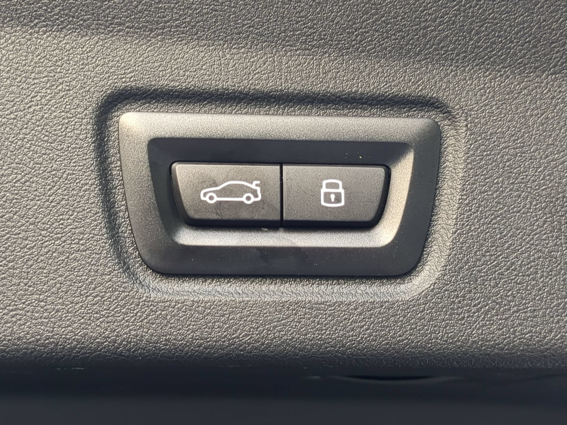 Used 2023 BMW i4 eDrive40 w/ Premium Package RWD image 47