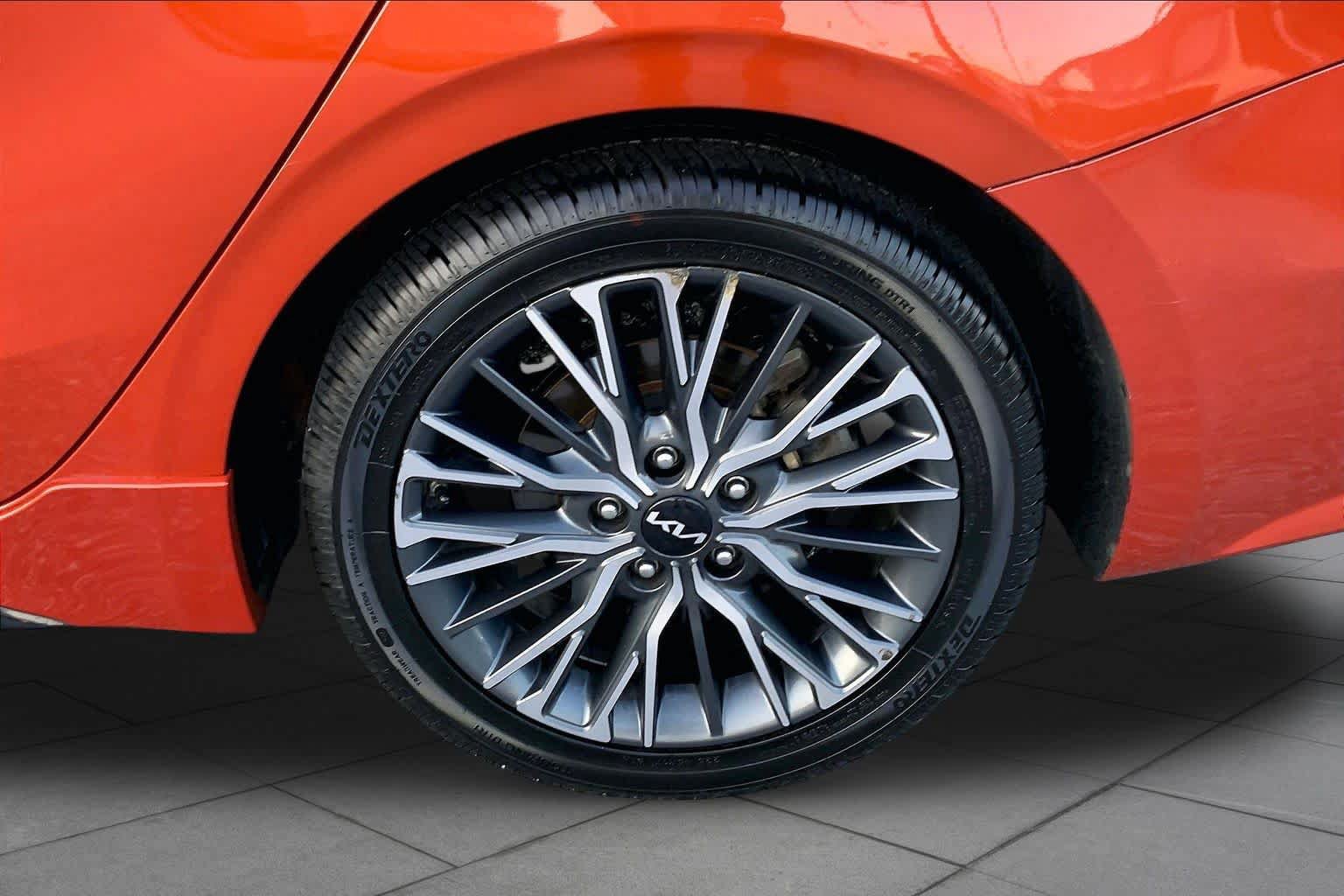 Used 2023 Kia Forte GT-Line w/ GT-Line Premium Package FWD image 10