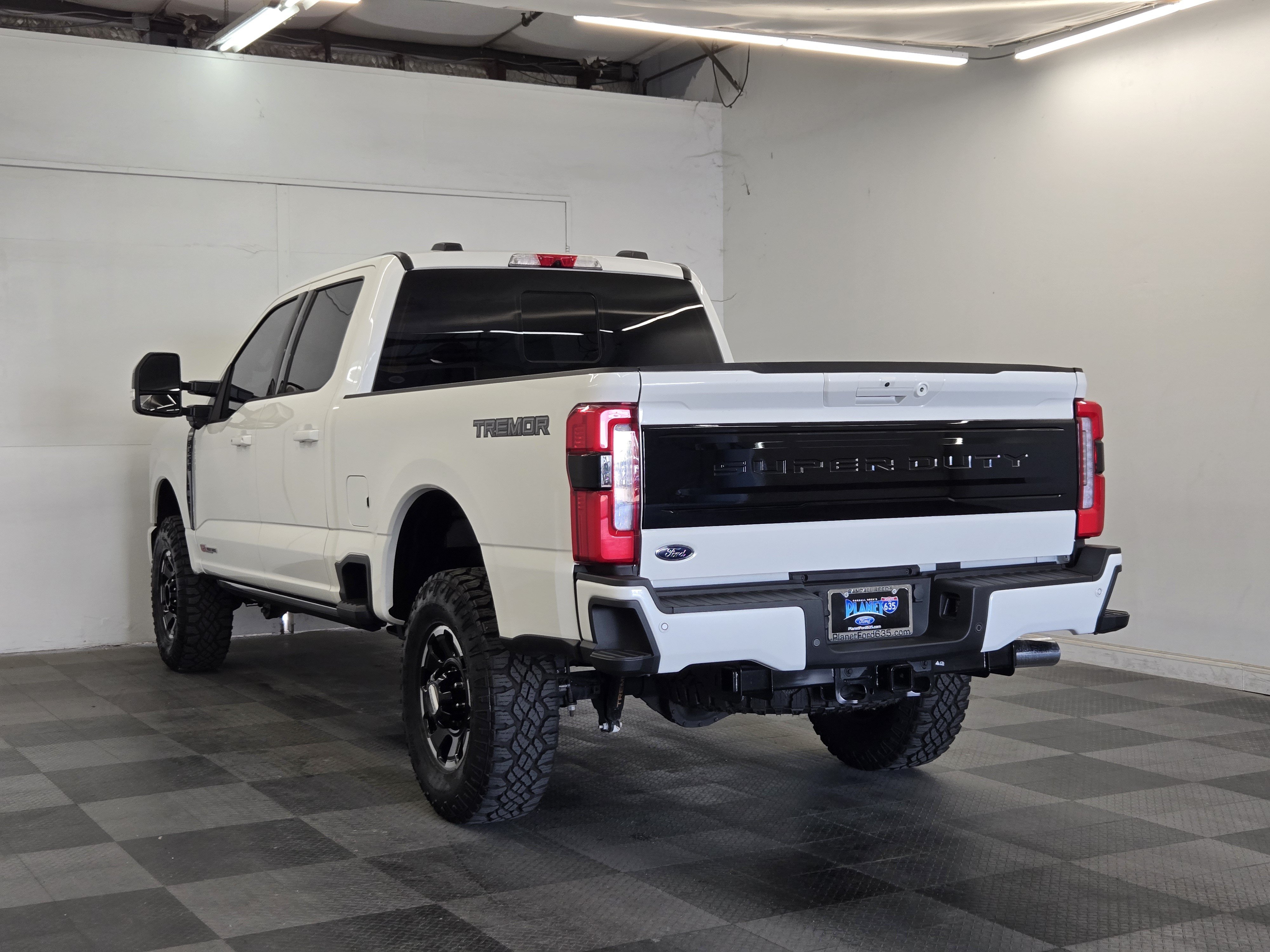 Certified 2025 Ford F250 Platinum w/ Tremor Off-Road Package AWD/4WD image 5