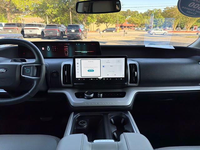 Certified 2025 Ford Expedition Active AWD/4WD image 21