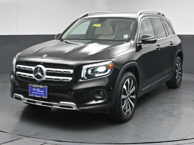 Used 2023 Mercedes-Benz GLB 250 4MATIC image 3