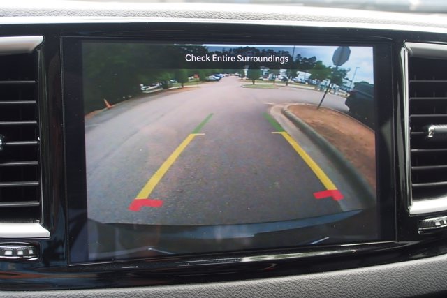 Used 2024 Chrysler Pacifica Touring-L FWD image 33