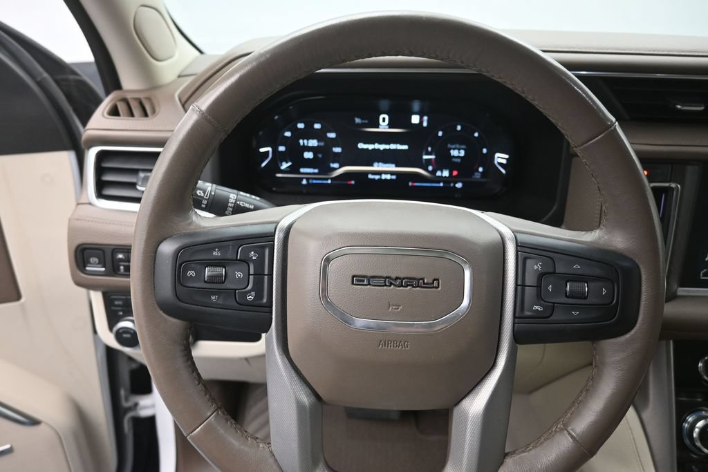 Used 2022 GMC Yukon XL Denali AWD/4WD image 6