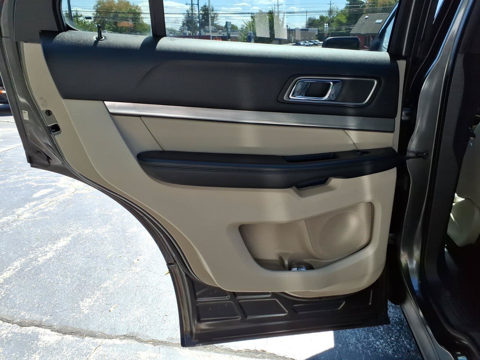 Certified 2018 Ford Explorer XLT w/ Equipment Group 202A AWD/4WD image 24