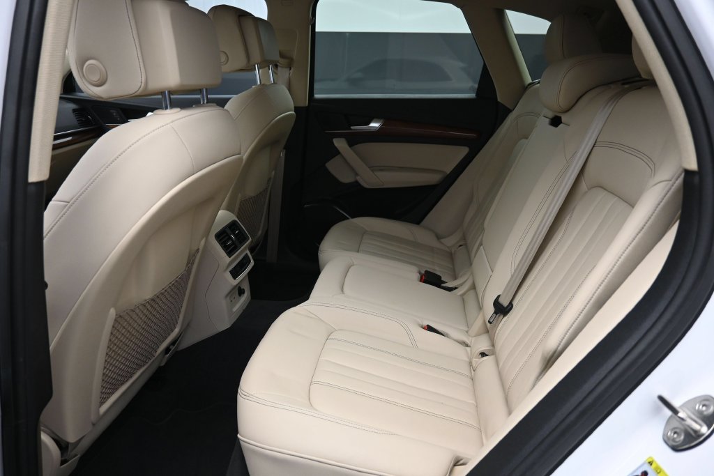 Used 2021 Audi Q5 2.0T Premium w/ Convenience Package AWD/4WD image 18