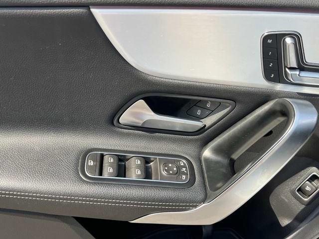 Used 2023 Mercedes-Benz CLA 250 image 31