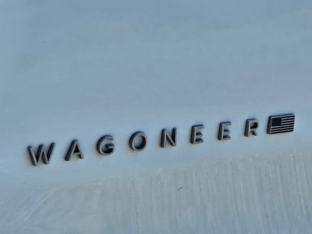 Used 2023 Jeep Wagoneer 4WD image 22