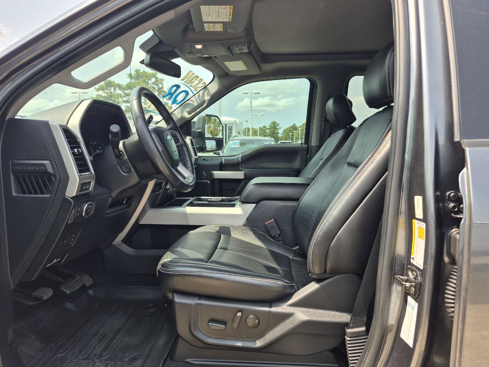 Certified 2020 Ford F250 Lariat w/ Lariat Ultimate Package AWD/4WD image 2