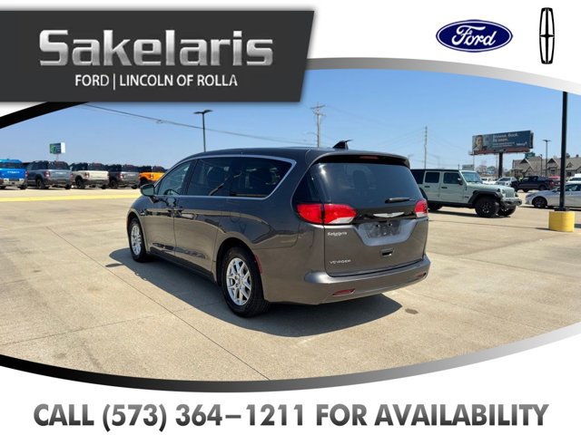 Used 2023 Chrysler Voyager LX FWD image 7