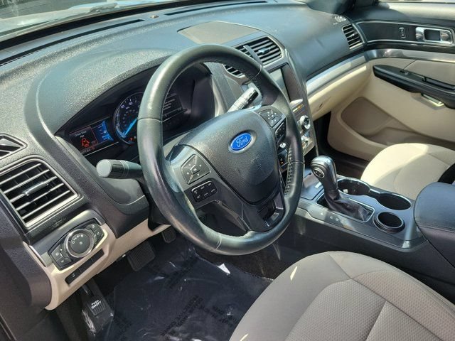 Certified 2018 Ford Explorer XLT w/ Equipment Group 201A FWD image 16