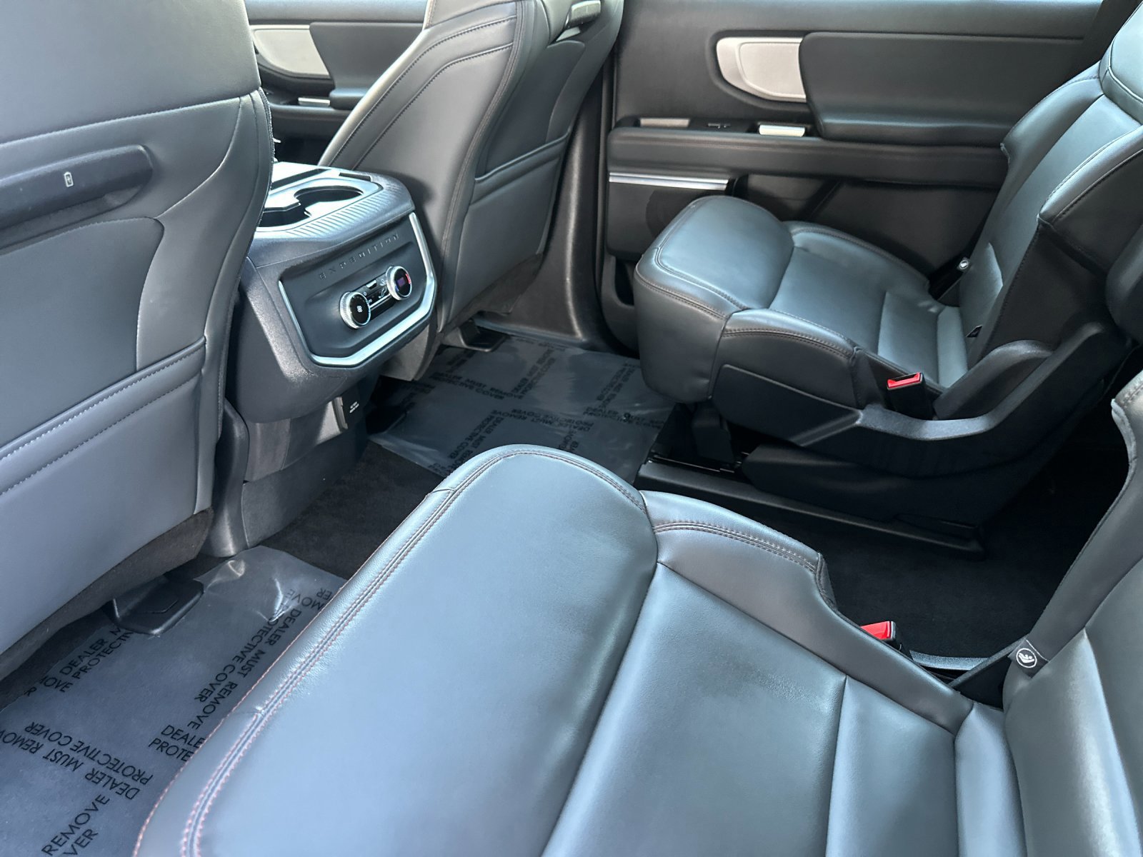 Certified 2025 Ford Expedition Active image 12