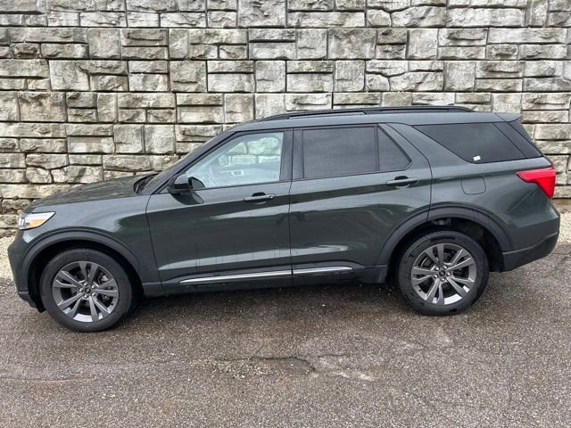 Certified 2023 Ford Explorer XLT w/ Equipment Group 202A AWD/4WD image 3