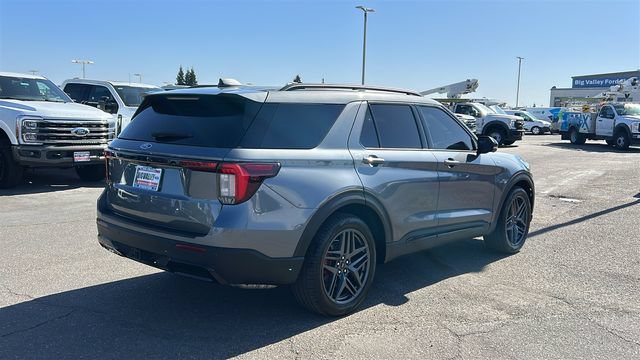 Certified 2025 Ford Explorer ST-Line w/ Premium Package RWD image 3