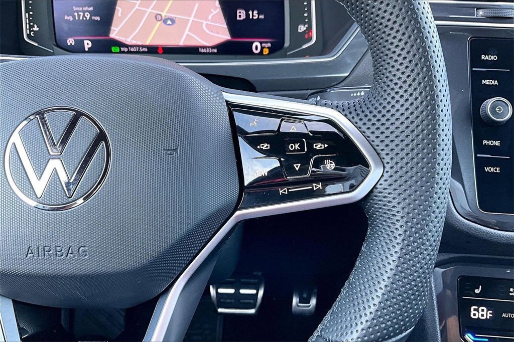 Used 2022 Volkswagen Tiguan SEL R-Line image 19