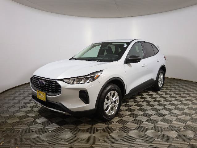 Certified 2026 Ford Escape Active w/ Cold Weather Package AWD/4WD image 3
