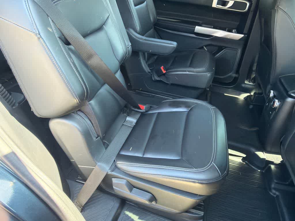 Certified 2022 Ford Explorer XLT w/ Equipment Group 202A AWD/4WD image 13
