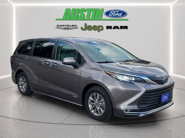 Used 2021 Toyota Sienna XLE AWD/4WD image 7