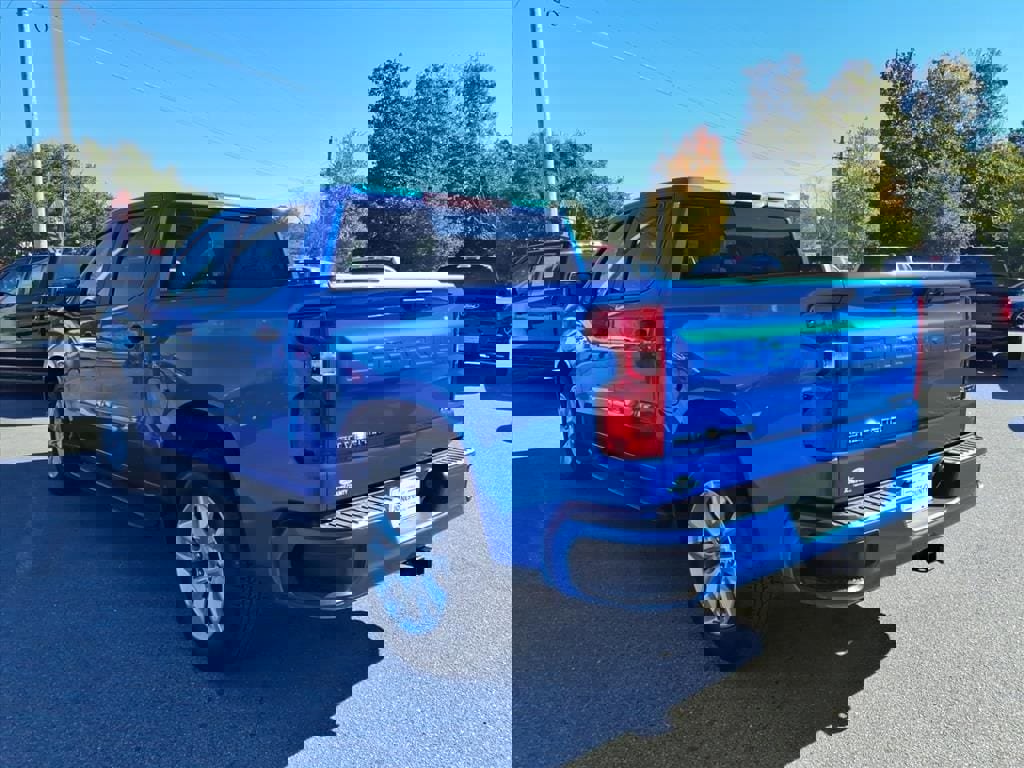 Used 2025 Chevrolet Silverado 1500 Custom image 4