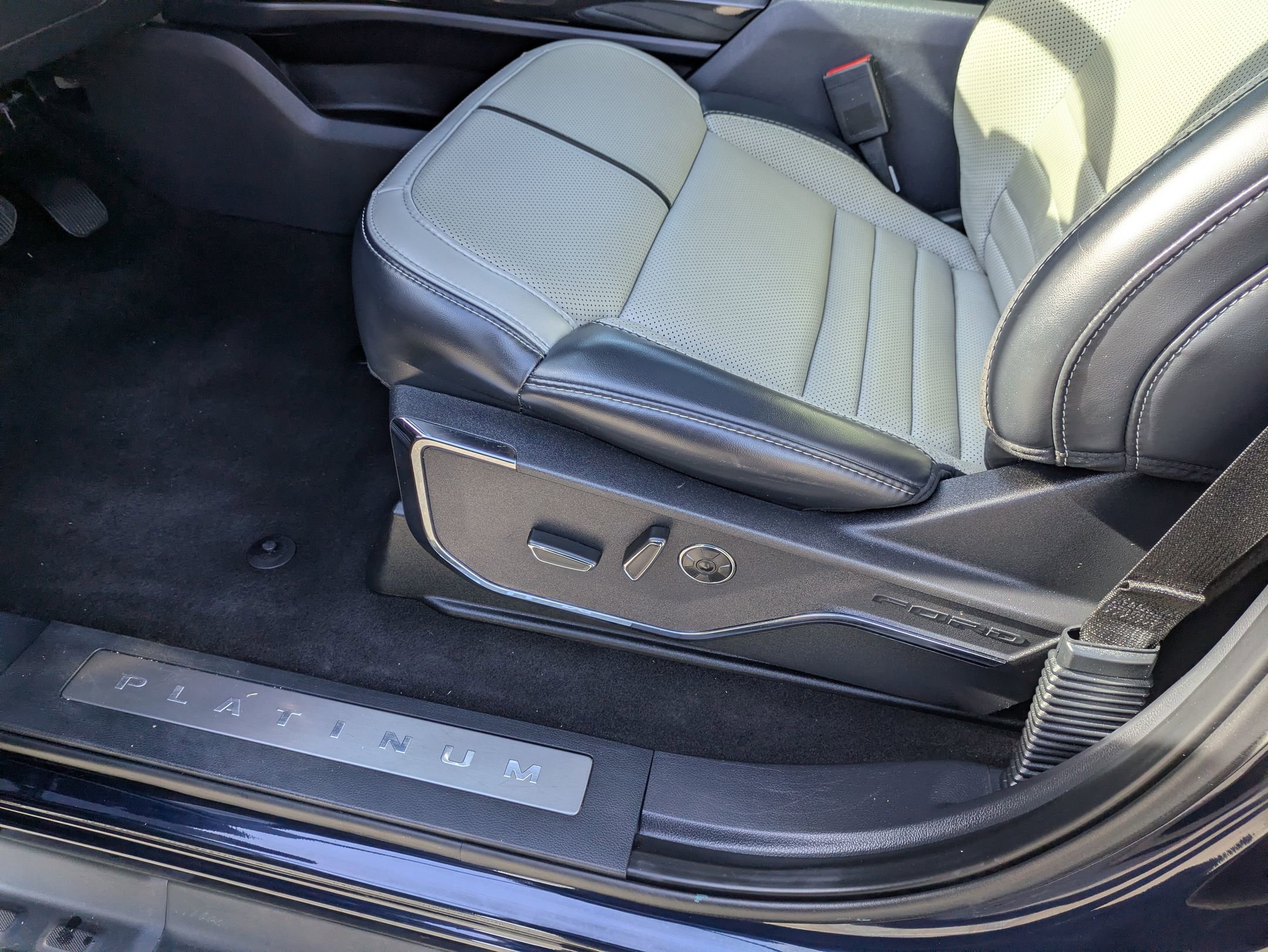 Certified 2024 Ford F150 Lightning Platinum image 15