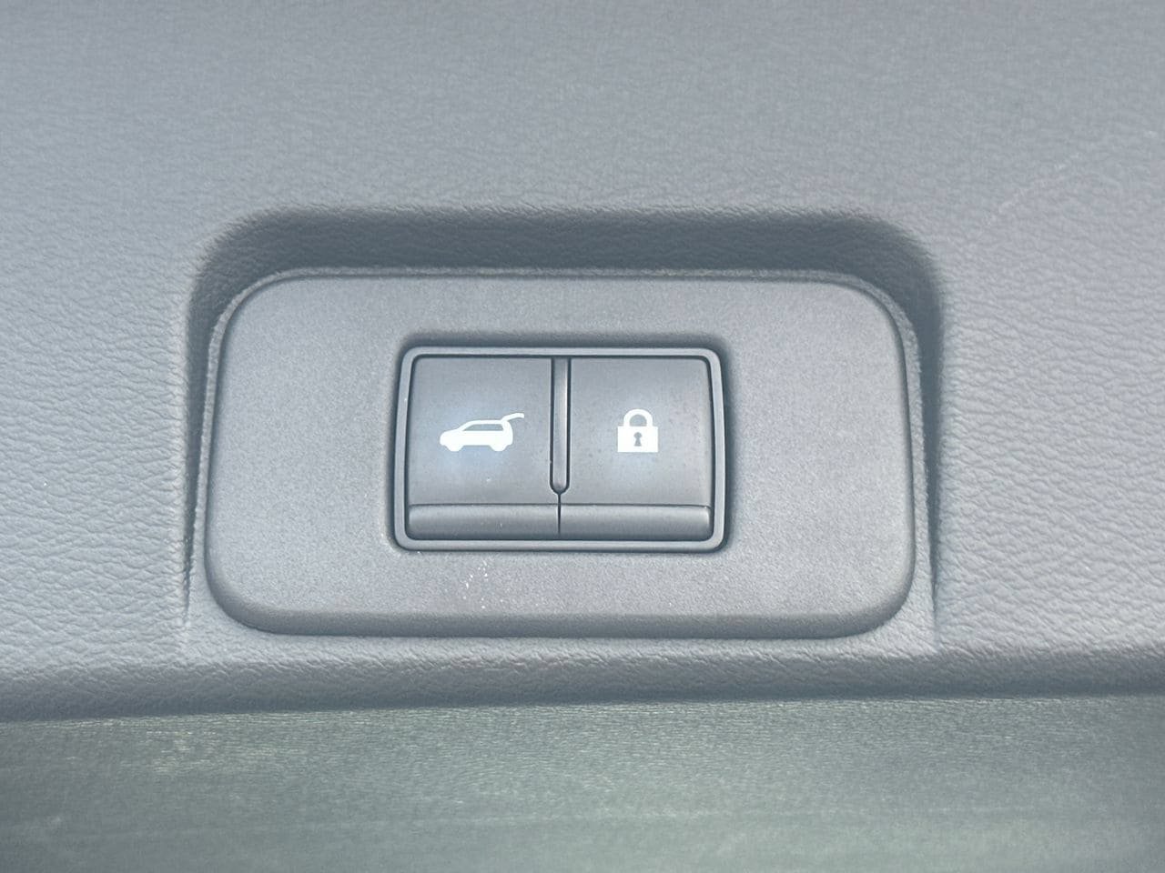 Used 2025 Nissan Rogue SV AWD/4WD image 21