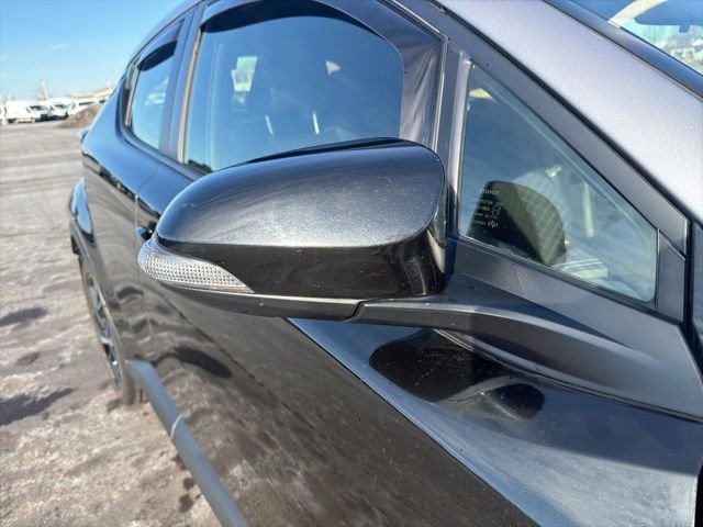 Used 2020 Toyota C-HR XLE image 8