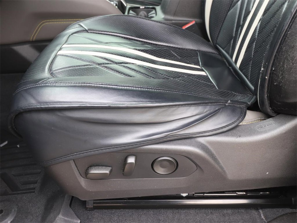 Used 2024 Chevrolet Colorado ZR2 w/ Technology Package image 16