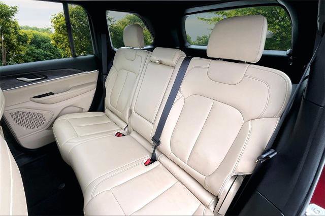 Used 2024 Jeep Grand Cherokee Limited image 25