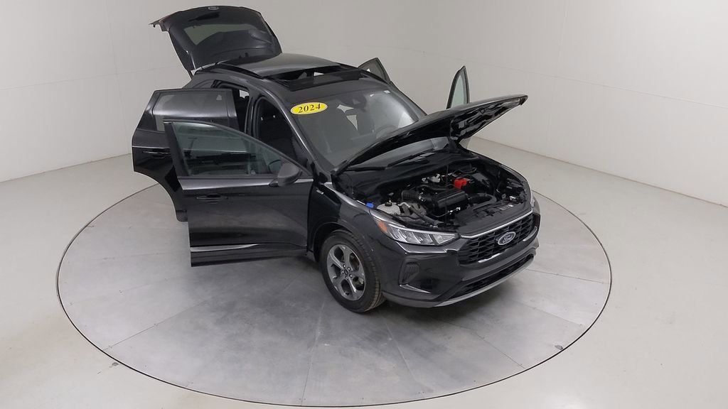 Certified 2024 Ford Escape ST-Line w/ Tech Pack #1 AWD/4WD image 49