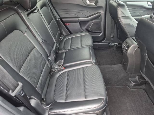 Certified 2025 Ford Escape Platinum AWD/4WD image 30