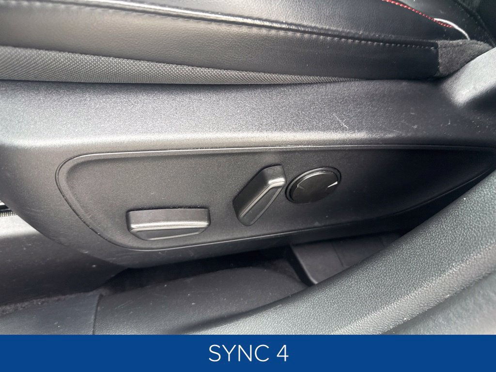 Certified 2025 Ford Escape ST-Line Select AWD/4WD image 13