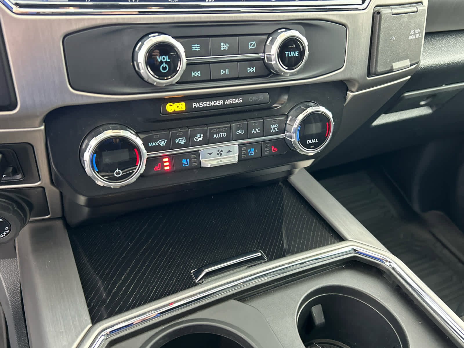 Certified 2022 Ford F350 Platinum image 29