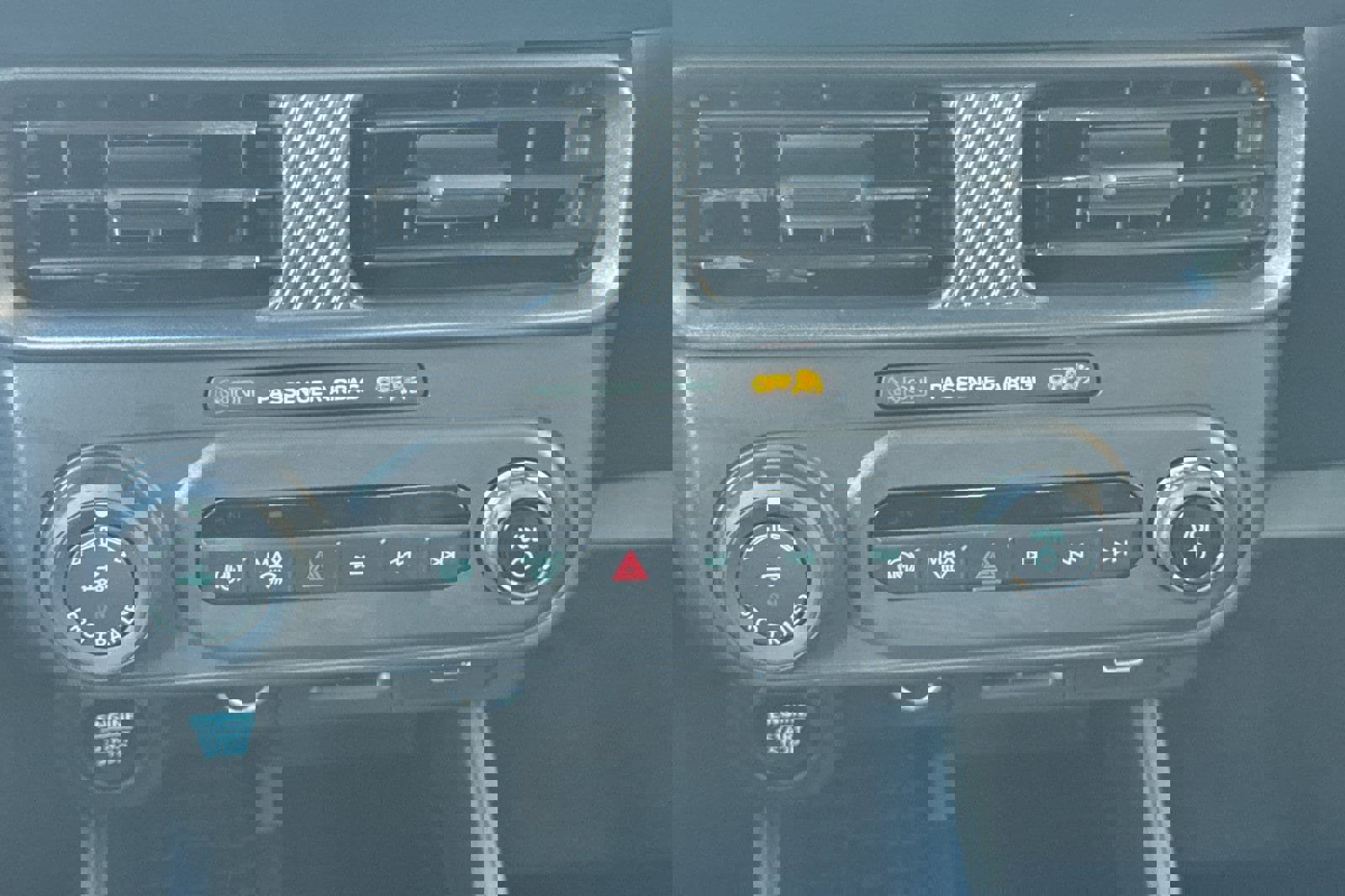 Certified 2025 Ford Maverick Lariat w/ Black Appearance Package image 21