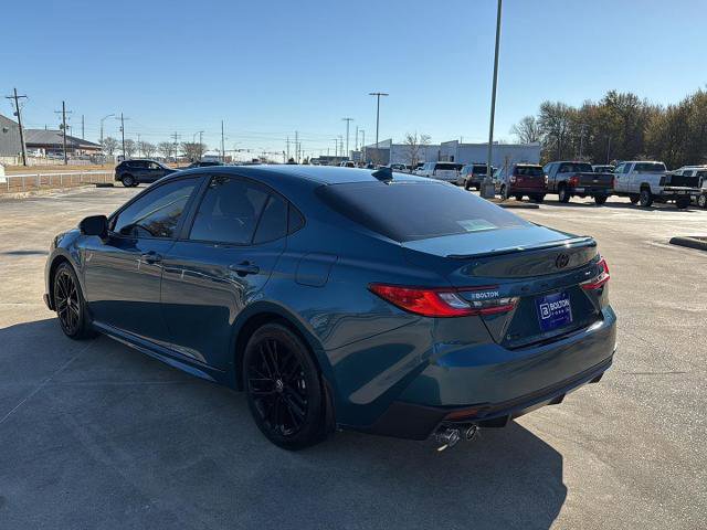 Used 2025 Toyota Camry SE w/ Convenience Package image 3