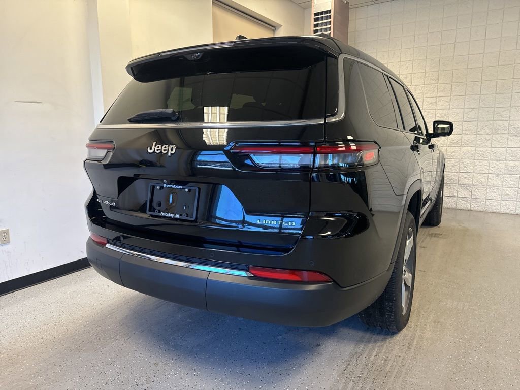 Used 2021 Jeep Grand Cherokee L Limited w/ Luxury Tech Group II image 5