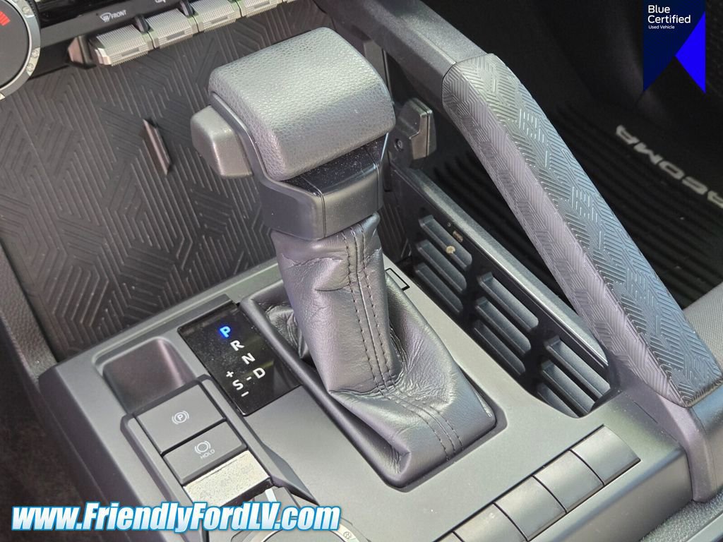 Used 2025 Toyota Tacoma SR AWD/4WD image 24