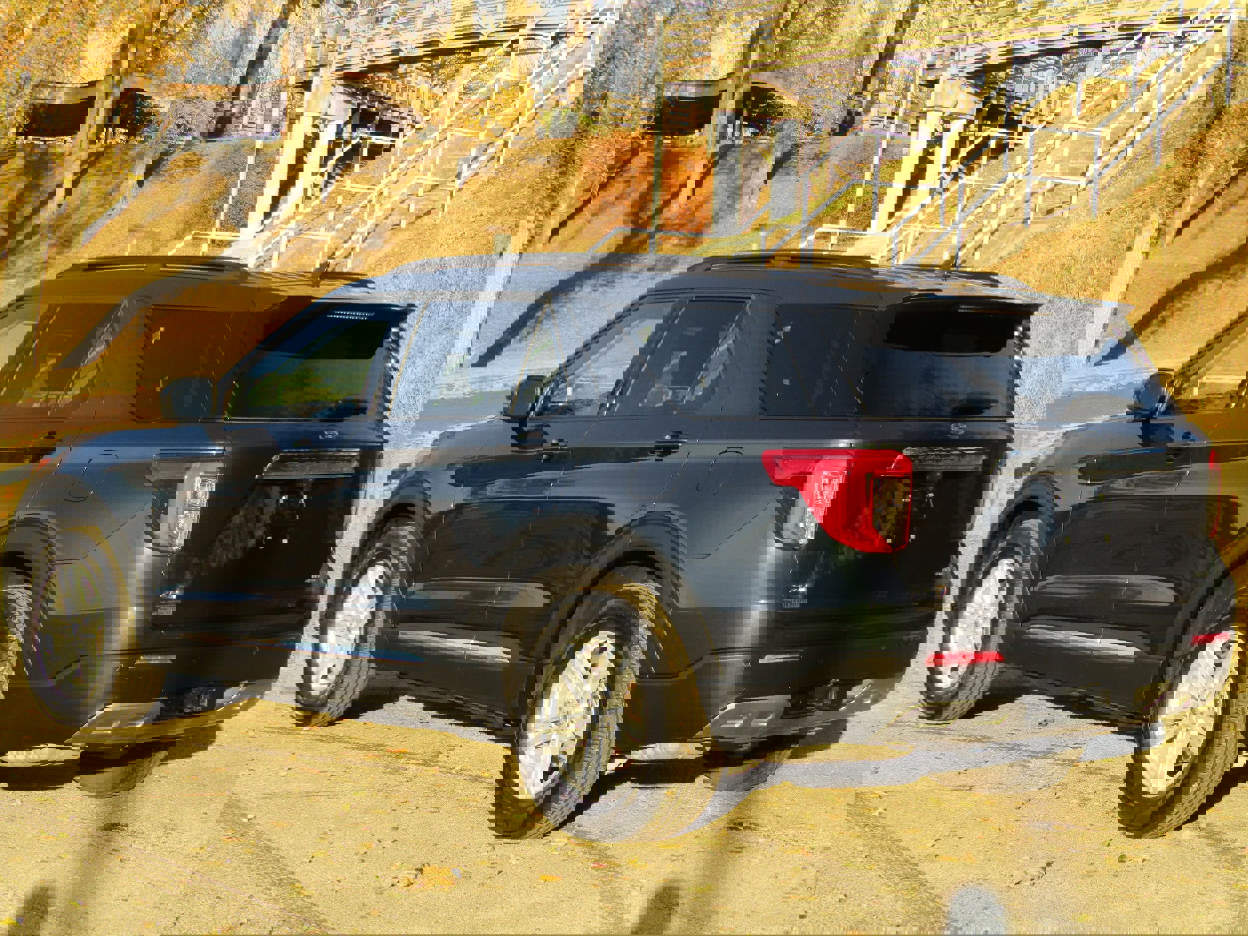 Certified 2023 Ford Explorer XLT w/ Equipment Group 202A image 3