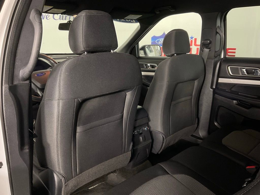 Certified 2017 Ford Explorer XLT FWD image 11