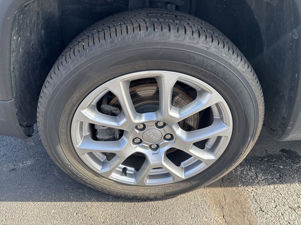 Used 2023 Jeep Compass Latitude image 49