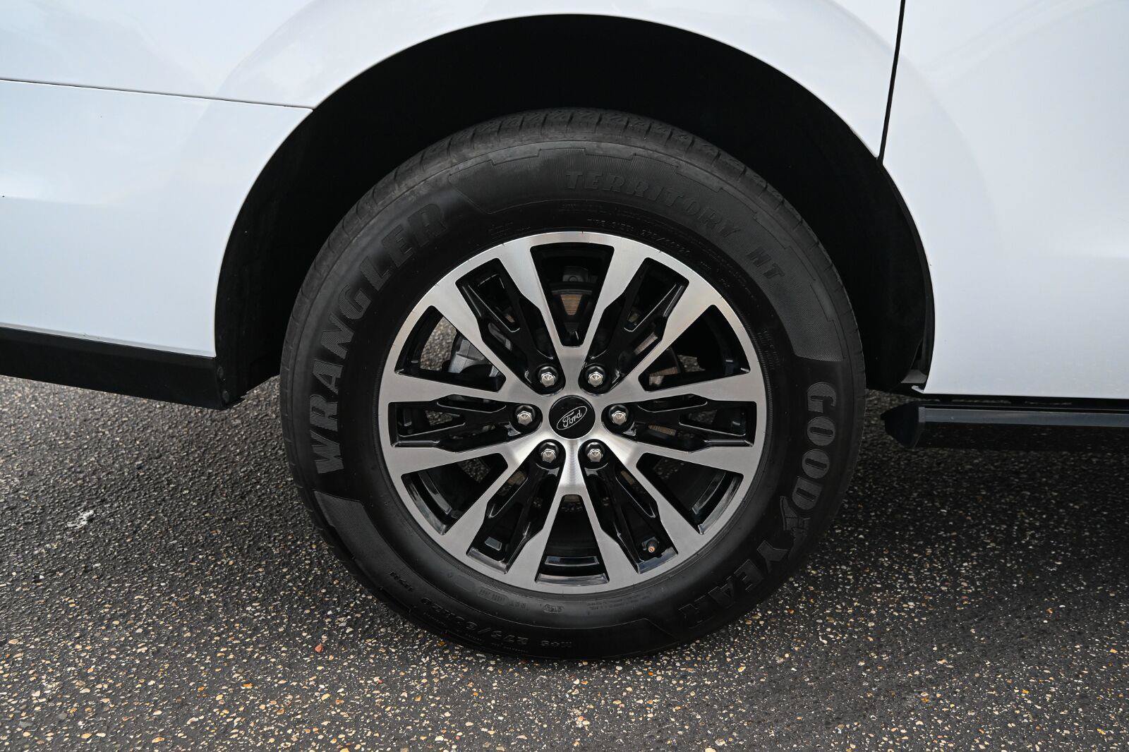 Certified 2025 Ford Expedition Max Platinum AWD/4WD image 14